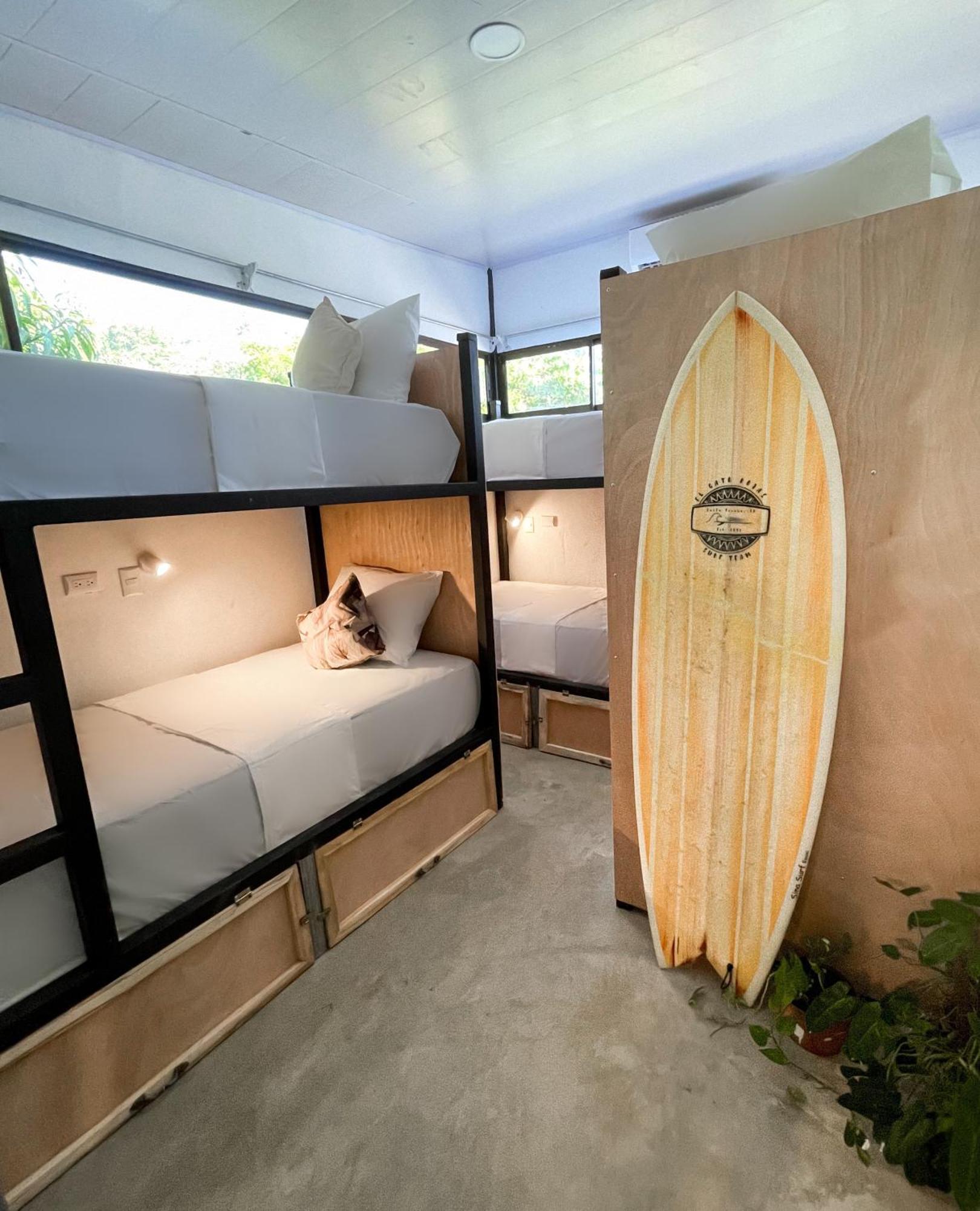 El Gato Rojas Surf Hostel Playa Santa Teresa  Εξωτερικό φωτογραφία